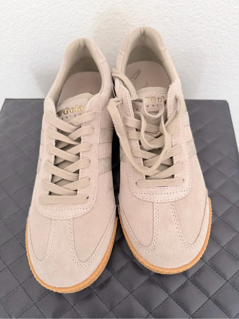 Gola Women's Beige Suede Sneakers with Gum Sole - Picture 1 of 5